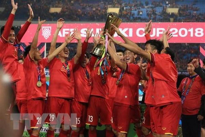 Vietnamese men’s football team retain first position in region ảnh 1