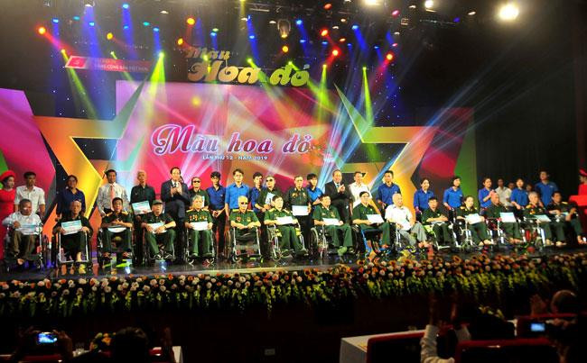 Art performance shows gratitude to invalids, martyrs ảnh 1 Art performance shows gratitude to invalids, martyrs ảnh 1