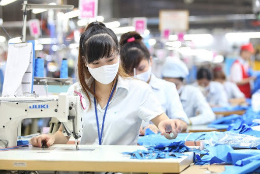 Various policies designed to support COVID-19-hit businesses, labourers ảnh 1