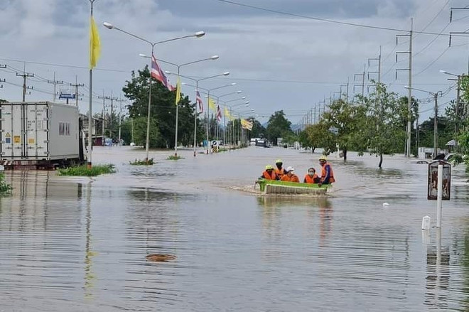 Thailand suffers from serious flooding ảnh 1