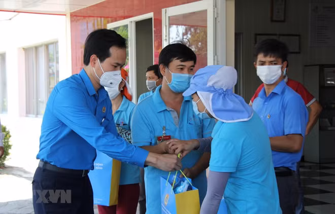 Vietnamese unite to triumph over COVID-19 ảnh 3