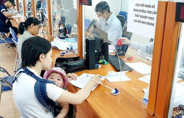 30 trillion VND from unemployment insurance fund to be given to pandemic-hit labourers, employers ảnh 1