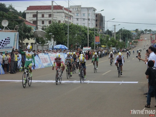 That wins first stage of national women’s cycling tournament ảnh 1 That wins first stage of national women’s cycling tournament ảnh 1