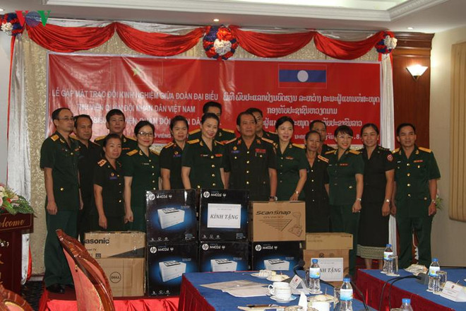 Military libraries of Vietnam, Laos foster collaboration ảnh 1