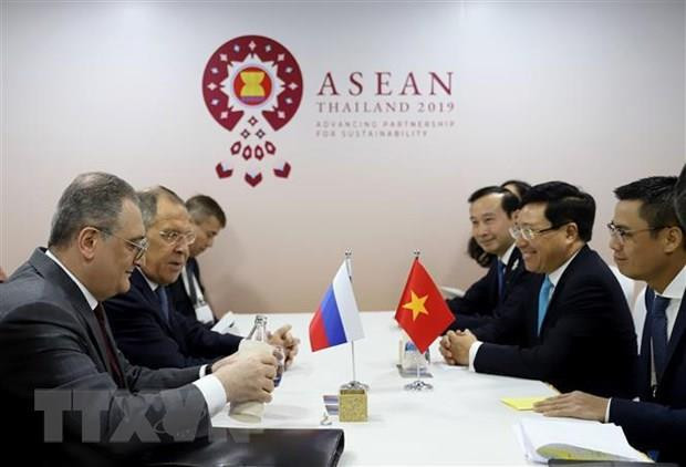 Vietnam active at multilateral, bilateral meetings within AMM-52 ảnh 3