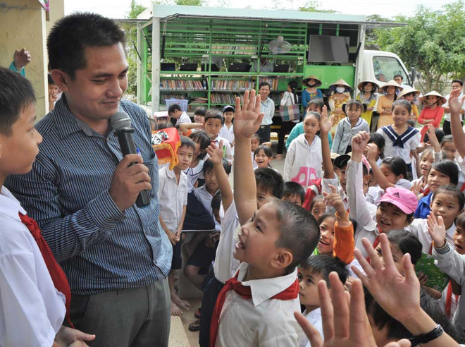 Long An library brings books to border area ảnh 1