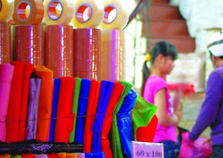  US keeps tariff on plastic bags ảnh 1