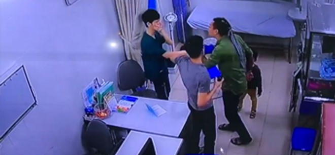 Police to patrol at hospitals to ensure security and order ảnh 1