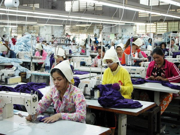 Laos cuts import tariffs on over 8,000 products from ASEAN ảnh 1