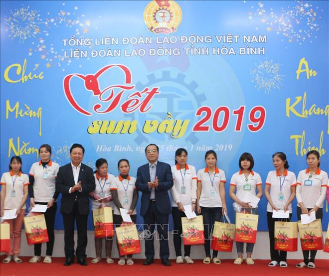 State, organisations join hands to ensure a happy Tet for all ảnh 1