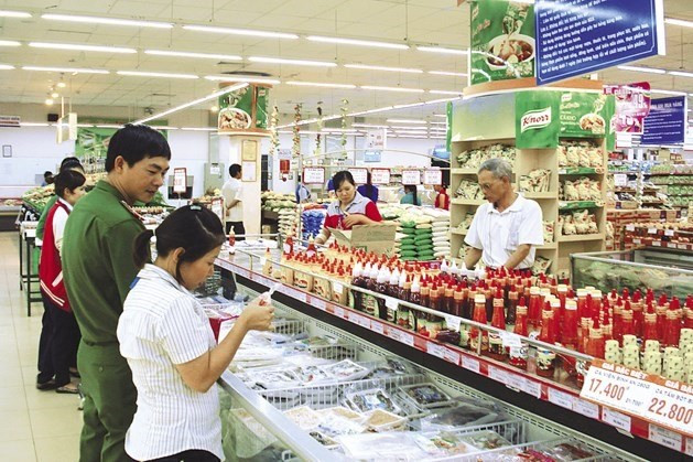 Hanoi works to ensure food safety during Tet ảnh 1