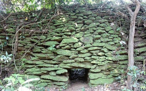 Ancient rock wall receives relic title ảnh 1 Ancient rock wall receives relic title ảnh 1