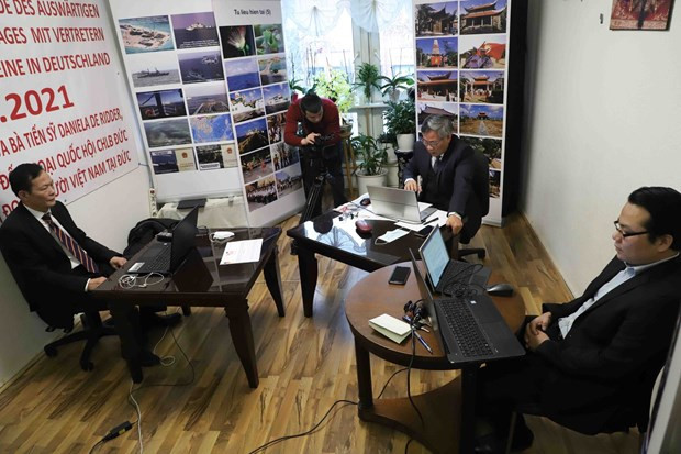  German Bundestag Foreign Affairs Committee hosts webinar on East Sea issue ảnh 2