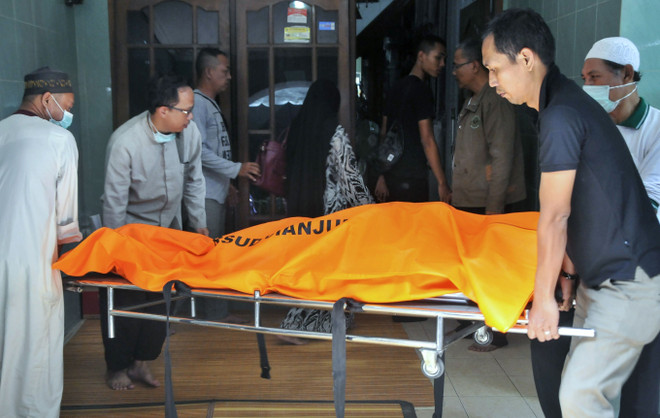 Three doctors in Indonesia, one in Malaysia die from COVID-19 ảnh 1 Three doctors in Indonesia, one in Malaysia die from COVID-19 ảnh 1