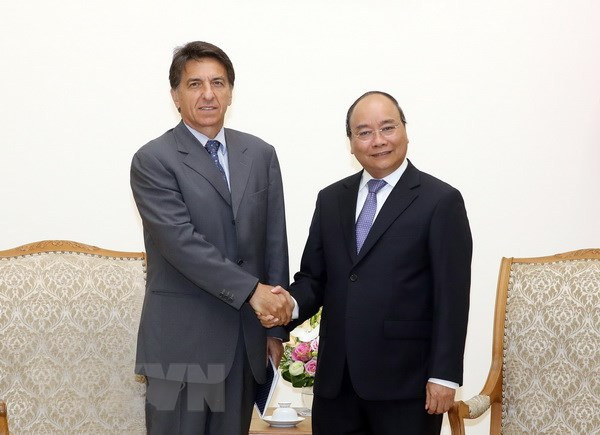 Prime Minister hosts Greek Ambassador ảnh 1