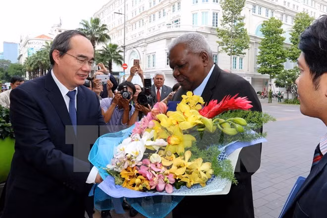 Cuban top legislator visits HCM City ảnh 1