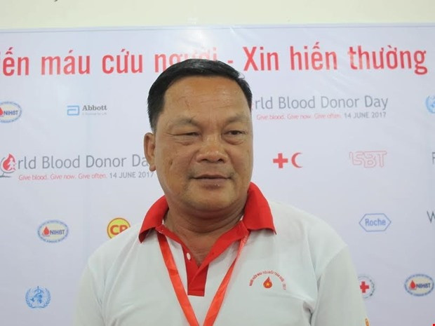 Vietnam honours 100 outstanding blood donors ảnh 1