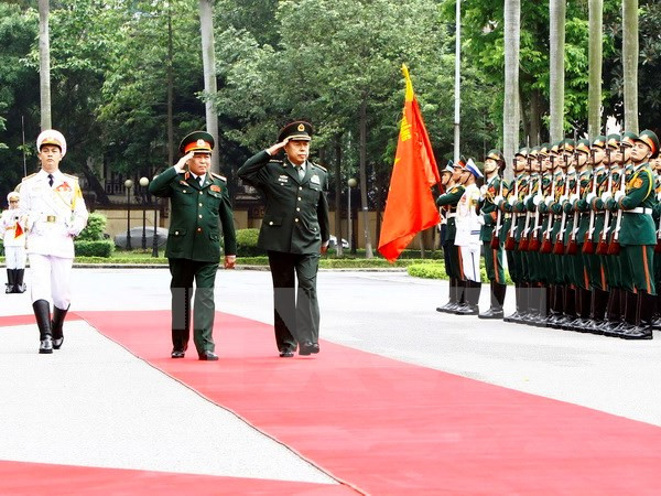 Vietnam, China seek ways to foster defence cooperation ảnh 1