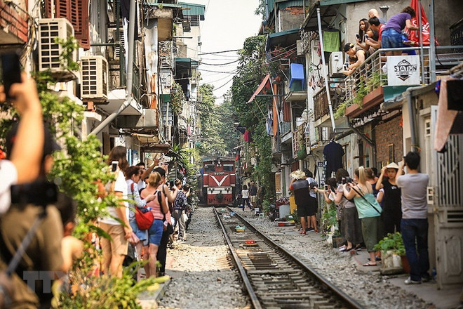 Hanoi welcomes over 2.4 million tourists in January ảnh 1 Hanoi welcomes over 2.4 million tourists in January ảnh 1