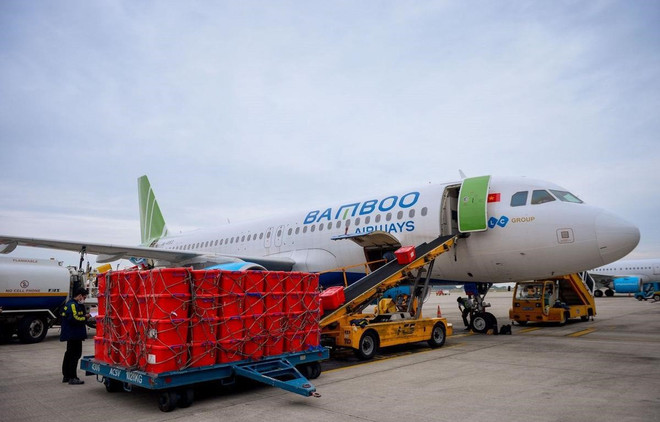 Bamboo Airways provides free transport of medical equipment to Hai Duong ảnh 1