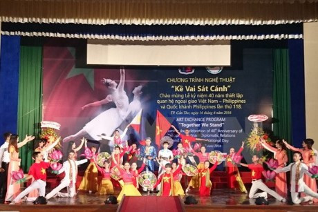 Cultural exchange event highlights Vietnam-Philippines ties ảnh 1
