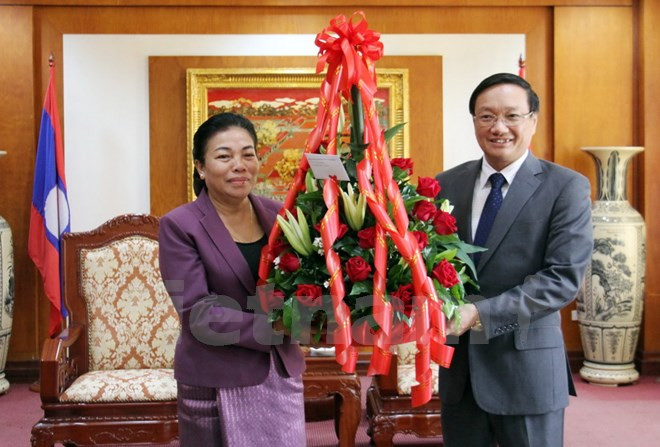 Lao officials congratulate embassy on Vietnam’s 72nd National Day ảnh 1