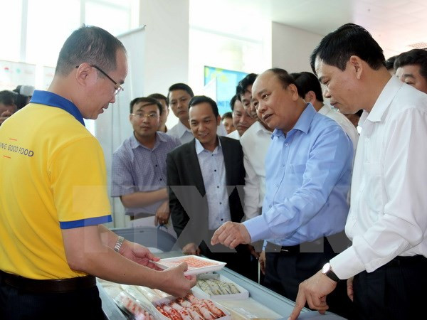 PM wants shrimp exports to reach 10 billion USD by 2025 ảnh 1