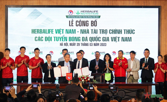 Herbalife sponsors nutrition for Vietnam’s national football teams ảnh 1 Herbalife sponsors nutrition for Vietnam’s national football teams ảnh 1