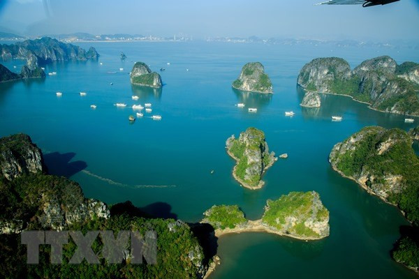 Ha Long – 2018 destination of Vietnamese photographers ảnh 1