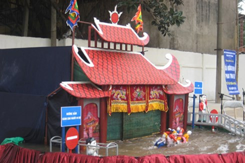 Road safety taught through puppets ảnh 1