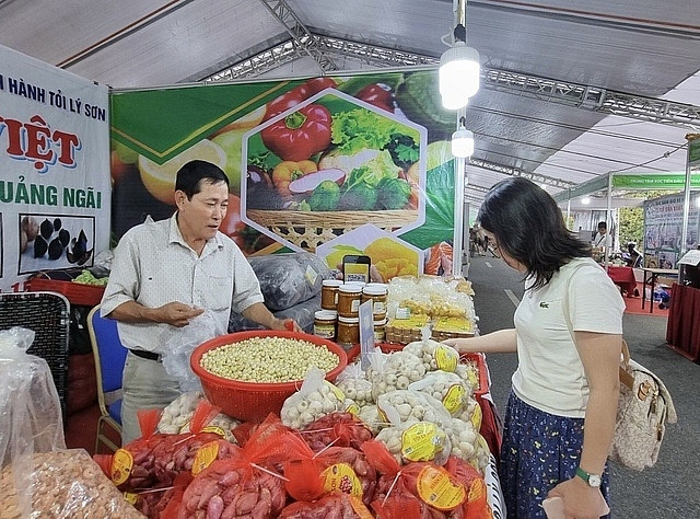 Fruit, farm produce week underway in Hanoi ảnh 1