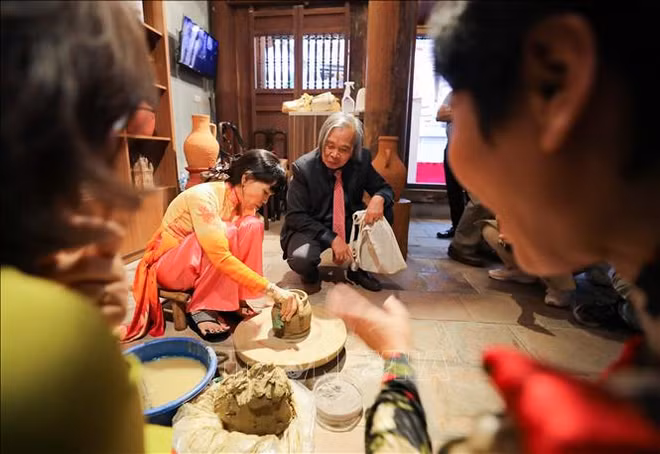 Hanoi hosts activities to mark Vietnam Cultural Heritage Day ảnh 2