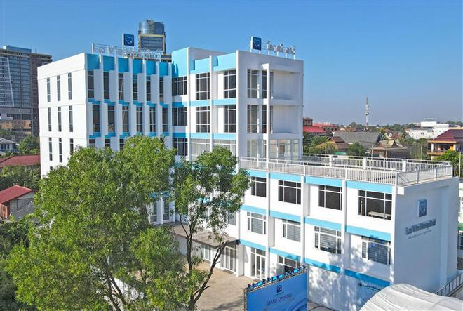 Hospital for Vietnamese in Laos opens ảnh 1