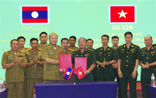 Dien Bien, Laos’ Luang Phrabang foster border management collaboration ảnh 1