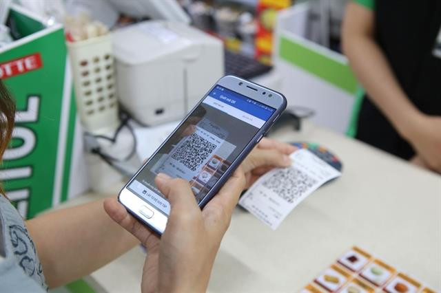  Schools, hospitals go cashless by December: Deputy PM ảnh 1