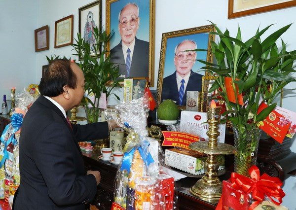 PM pays tribute to late Government, State leaders ảnh 1 PM pays tribute to late Government, State leaders ảnh 1