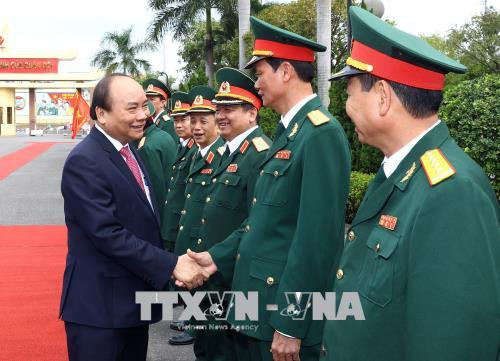 PM makes working trip to Military Zone 5 ảnh 1