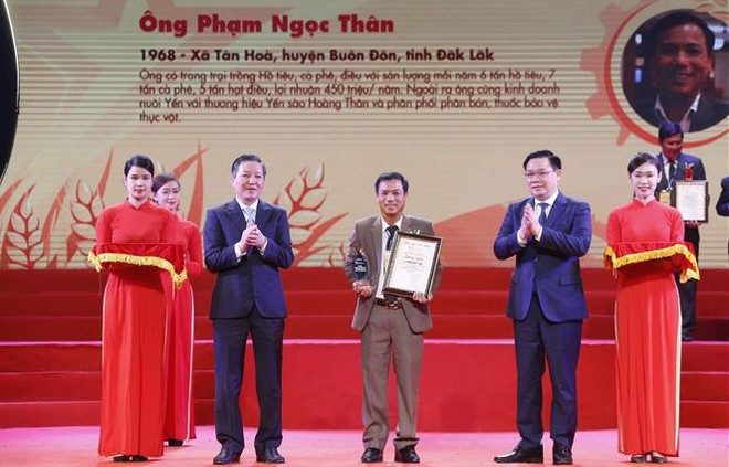 Outstanding Vietnamese farmers honoured ảnh 1