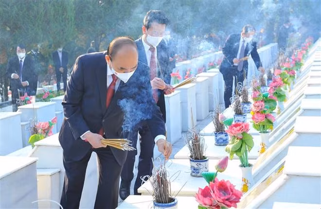 Education must be locomotive to push Ha Giang’s development: President ảnh 2