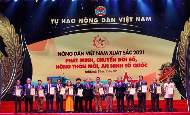 Outstanding Vietnamese farmers honoured ảnh 2