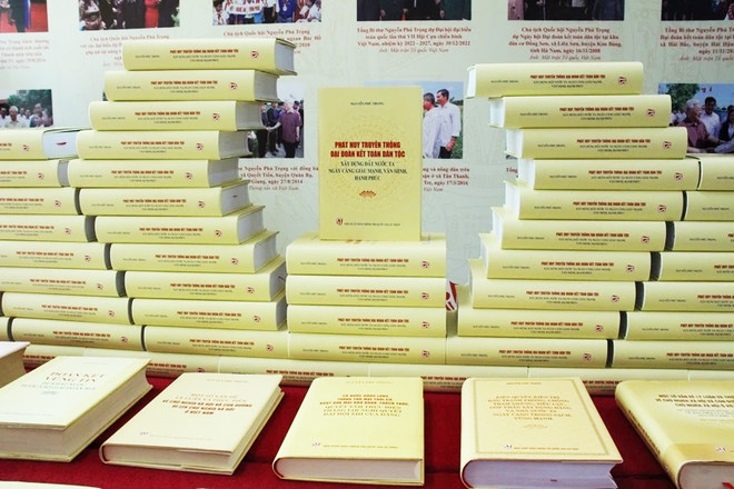 Party chief’s book provides guidance for religions in promoting national solidarity: Buddhist dignitary ảnh 1