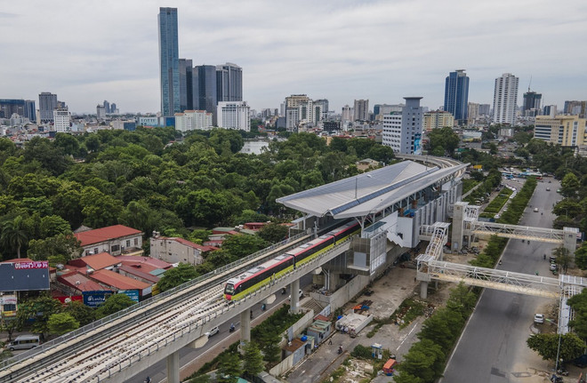 Hanoi urban metro line’s elevated section commissioned ảnh 2