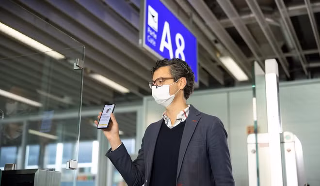 Vietnam Airlines pilots digital health passport ảnh 1