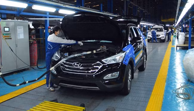 Car imports forecast to rise again as firms adjust to rules ảnh 1