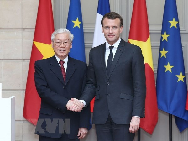 Party chief’s visits expand economic ties with Cuba, France ảnh 1