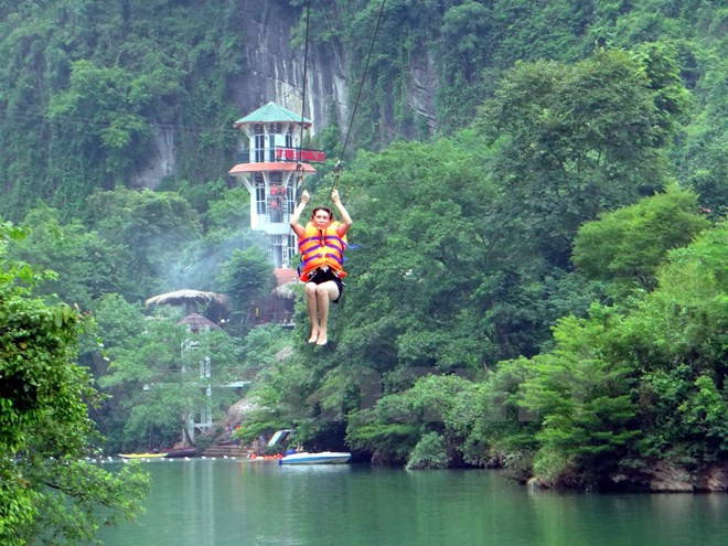 Record set for Vietnam’s longest zip-line system ảnh 1 Record set for Vietnam’s longest zip-line system ảnh 1