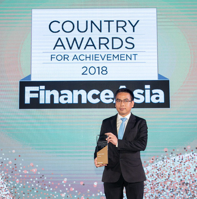 Vietcombank named Vietnam’s best bank in 2018 by FinanceAsia ảnh 1
