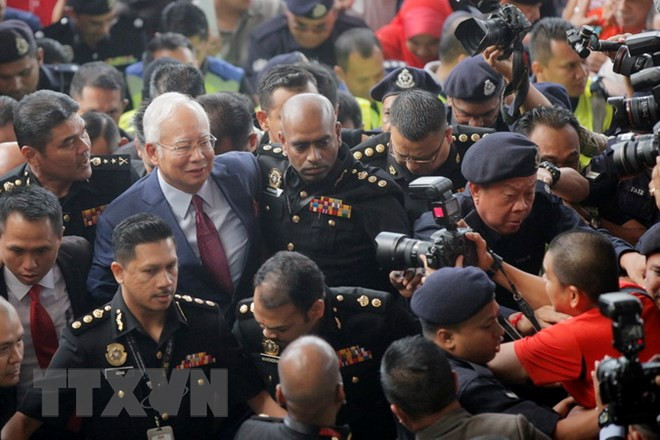 Supporters raise funds for former Malaysian PM’s bail ảnh 1