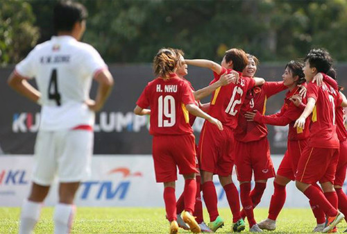Vietnam trounce Singapore in second match of AFF Women's Champs ảnh 1