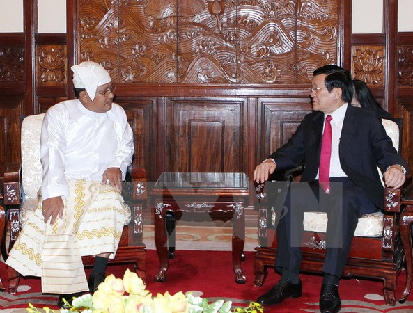 Myanmar’s ambassador awarded with friendship insignia ảnh 1 Myanmar’s ambassador awarded with friendship insignia ảnh 1